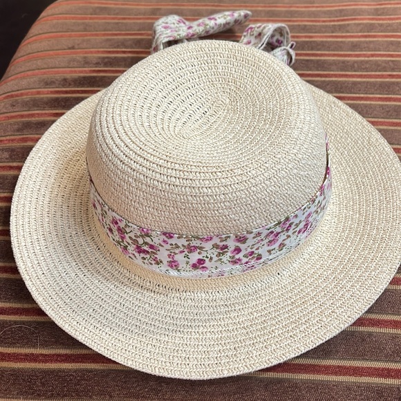 Zara raffia sun hat with flowers scarf - Picture 9 of 10